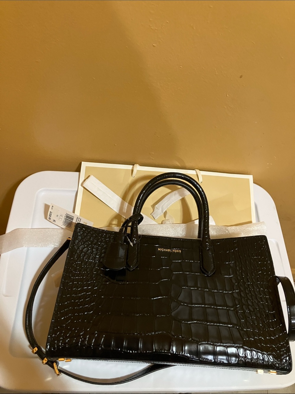 Michael Kors Scarlett MD EW Satchel Black Croc-Embossed Leather - Picture 2 of 8